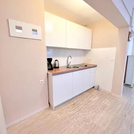 Home Apartments *