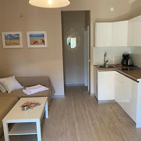 Home Apartments *